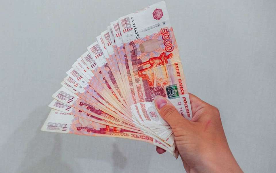 В воронежском вузе отчислили студента и взыскали с него более 332 тыс. рублей