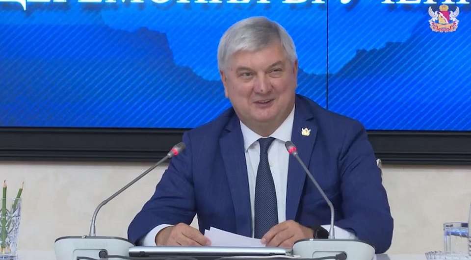 Губернатор Александр Гусев объявил об индексации заработной платы воронежских учителей в 2024 и 2025 годах