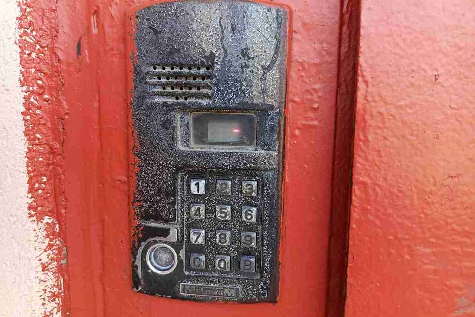 «Замена домофона» лишила воронежскую пенсионерку миллиона рублей