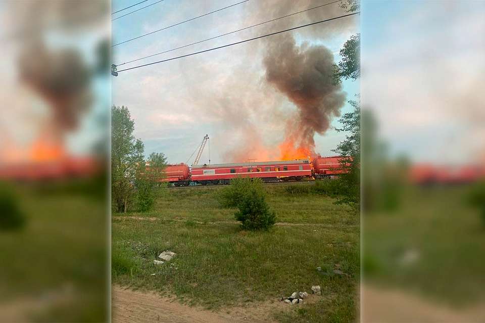 Прибыл пожарный поезд: в Воронеже продолжают тушить пламя на складе