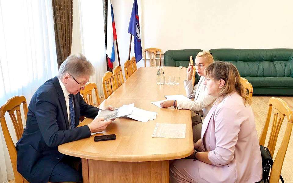 Председатель Воронежской гордумы выслушал граждан в ходе личного приема