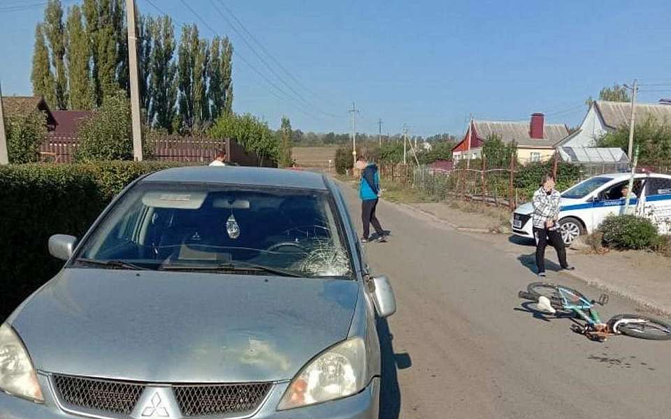 В больницу попал 11-летний велосипедист после ДТП с иномаркой под Воронежем