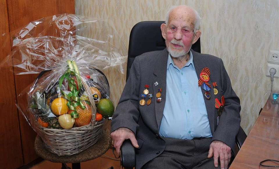 Заслуженный изобретатель России Султанбек Сакаев празднует в Воронеже 100-летие