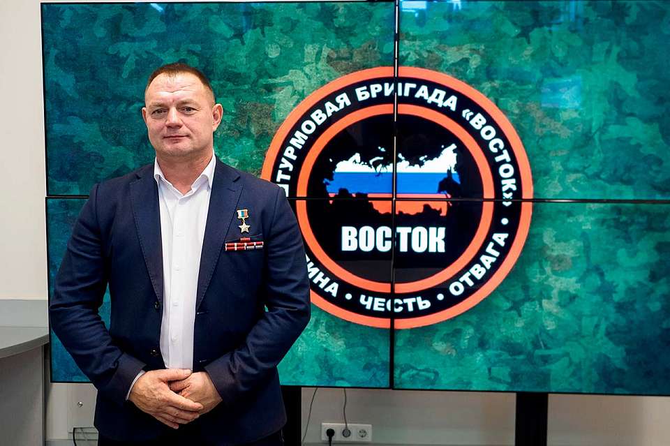 Укрепить связь фронта и тыла: Герой России Борис Нижевенок рассказал, как регион помогает бойцам на передовой