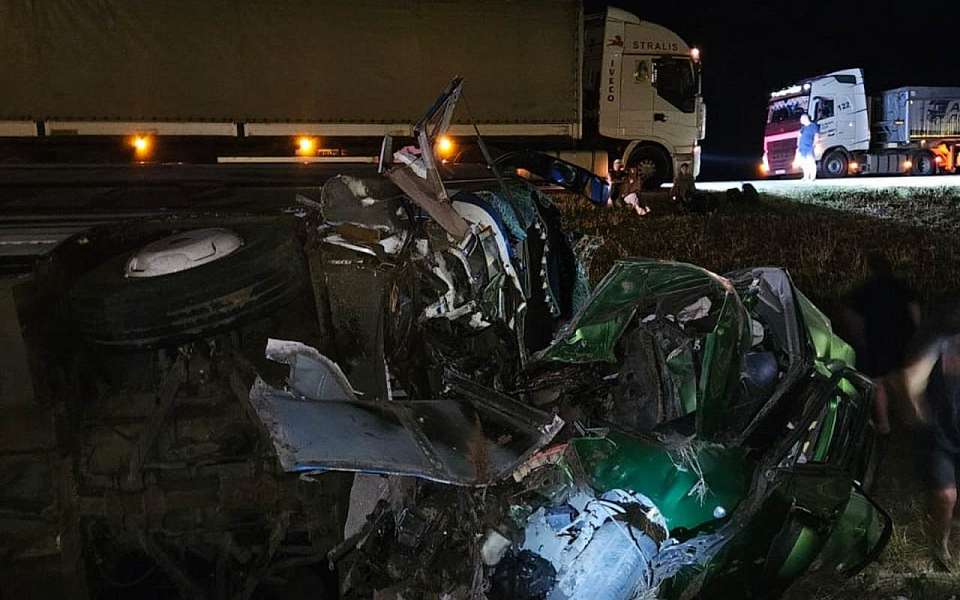 В автокатастрофе с рейсовым автобусом 1 человек погиб и 8 пострадали в Воронежской области