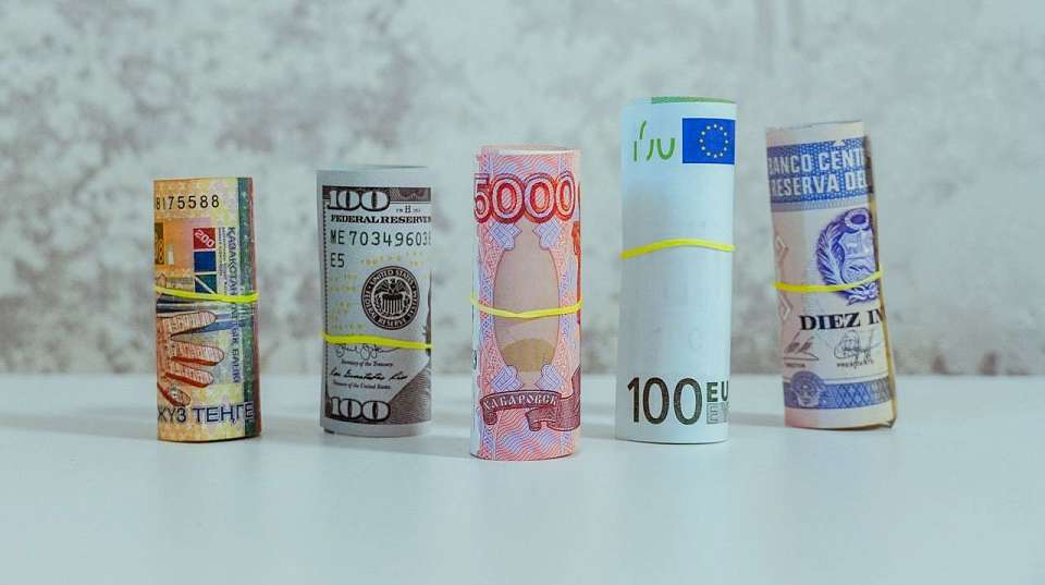 Воронежцев встревожил подозрительный свёрток с деньгами на детской площадке в ЖМ "Олимпийский"