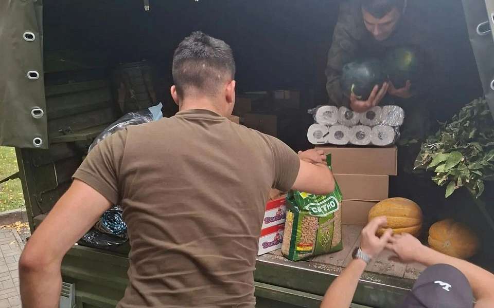 Тепло родного дома. Жители Подгорного ежемесячно отправляют гуманитарку на шесть направлений