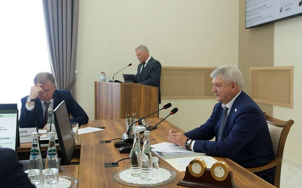 Совещание по развитию аграрного сектора провел губернатор Воронежской области