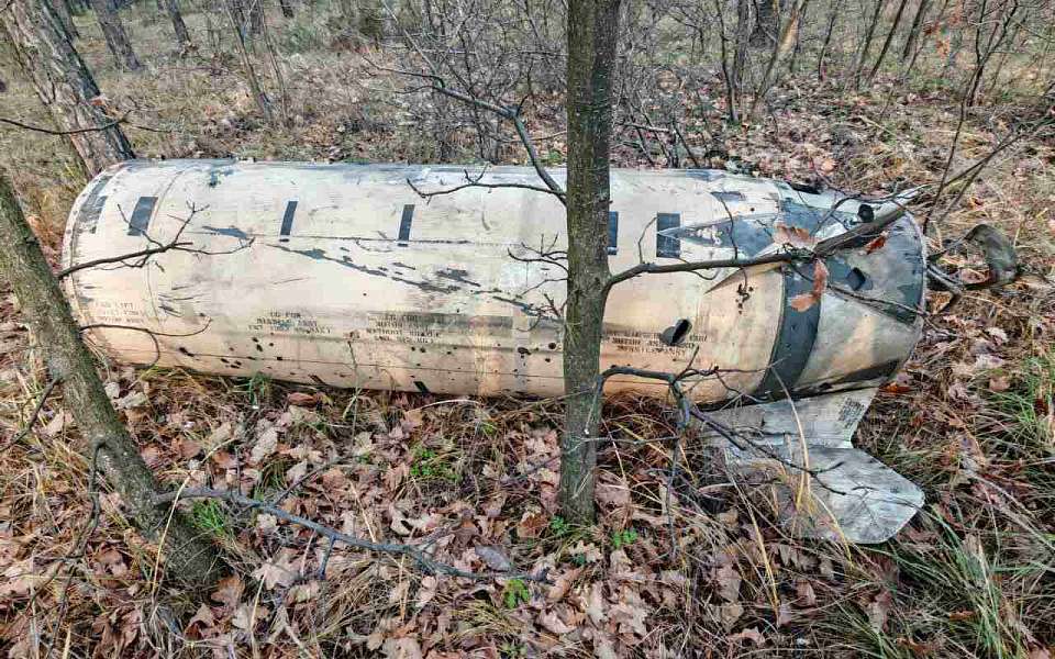 Опубликованы видео взрывов неразорвавшихся частей упавшей в воронежском СНТ ракеты