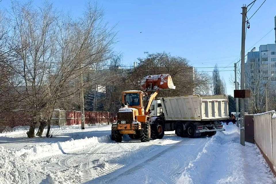 За день более 3 тыс. кубометров снега вывезли с воронежских улиц