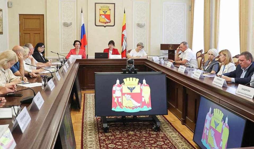 Нелегальную занятость и задолженности по зарплате обсудили в мэрии Воронежа