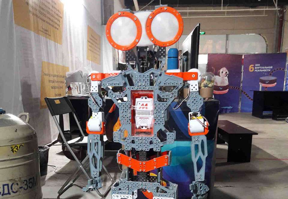 В 2024 году на воронежских предприятиях работало 360 роботов