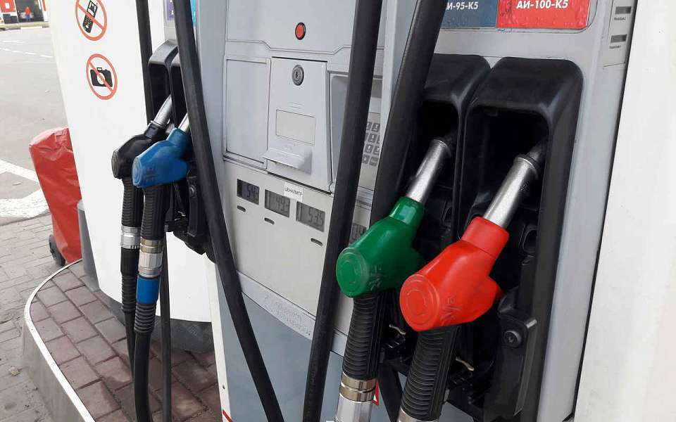 Автомобильное топливо снова выросло в цене в Воронежской области