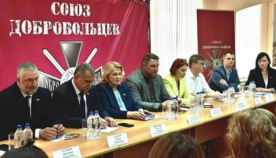 В Коминтерновском районе помогают бойцам СВО