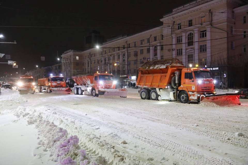 За ночь с улиц Воронежа вывезли 10 тыс. кубометров снега