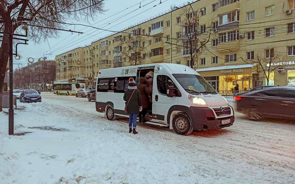 Причины перебоев в работе маршруток утром 9 января назвали воронежские власти