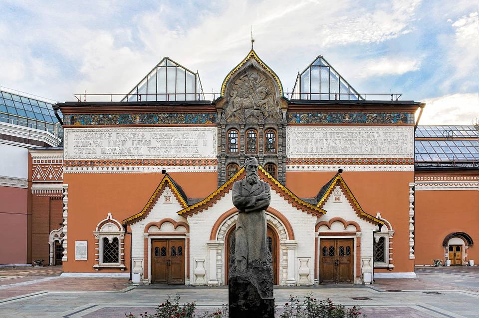 В Третьяковской галерее отреставрировали поврежденную воронежским вандалом великую картину Репина