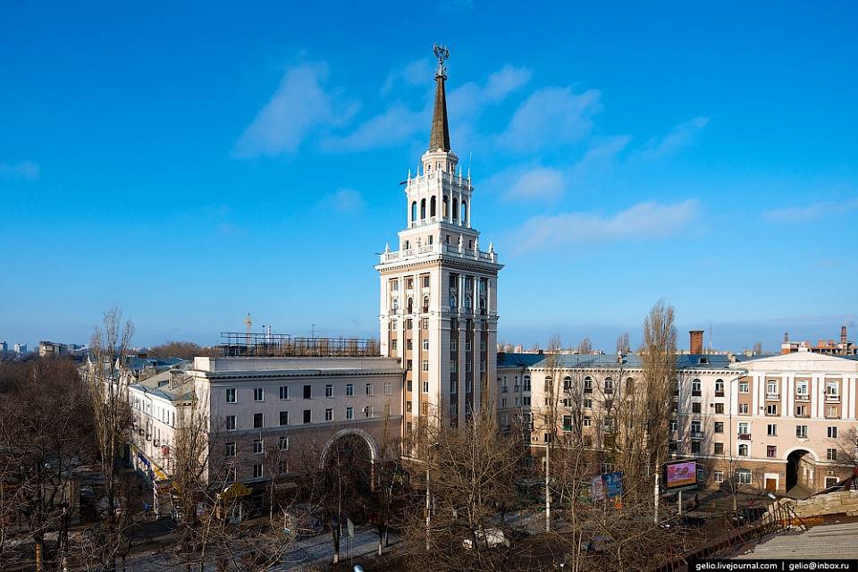 В зоне охраны культурного объекта «Жилой дом с башней» в Воронеже выявили незаконный 2-й этаж