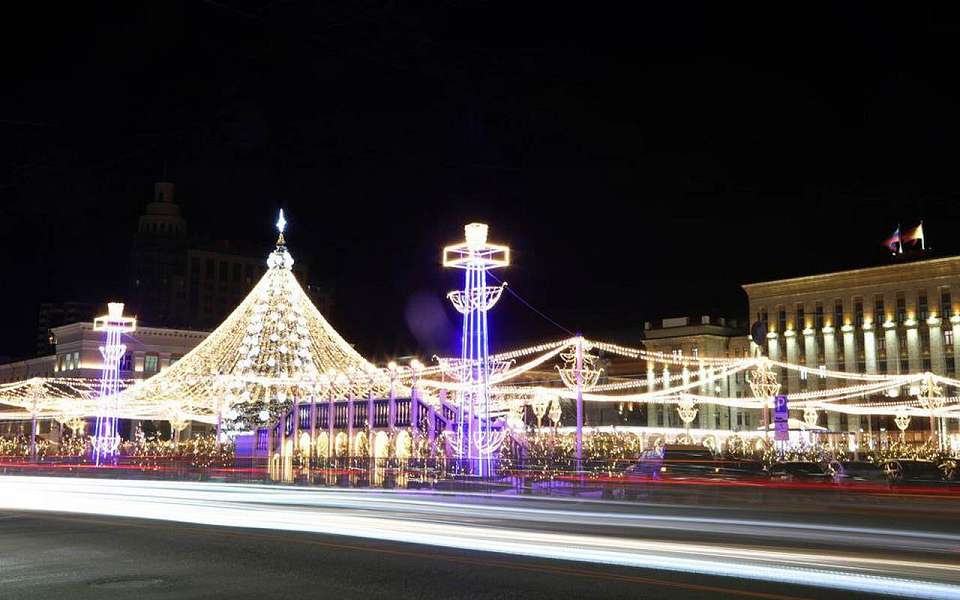 Новогоднюю площадь Ленина открыли для посещения в Воронеже