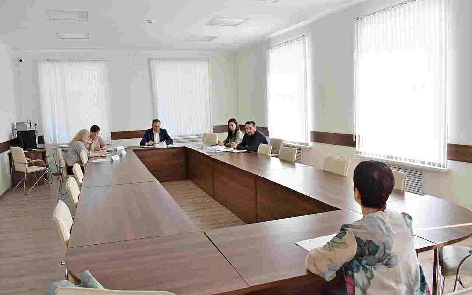 В Ленинском районе состоялось очередное заседание комиссии по укреплению финансовой дисциплины