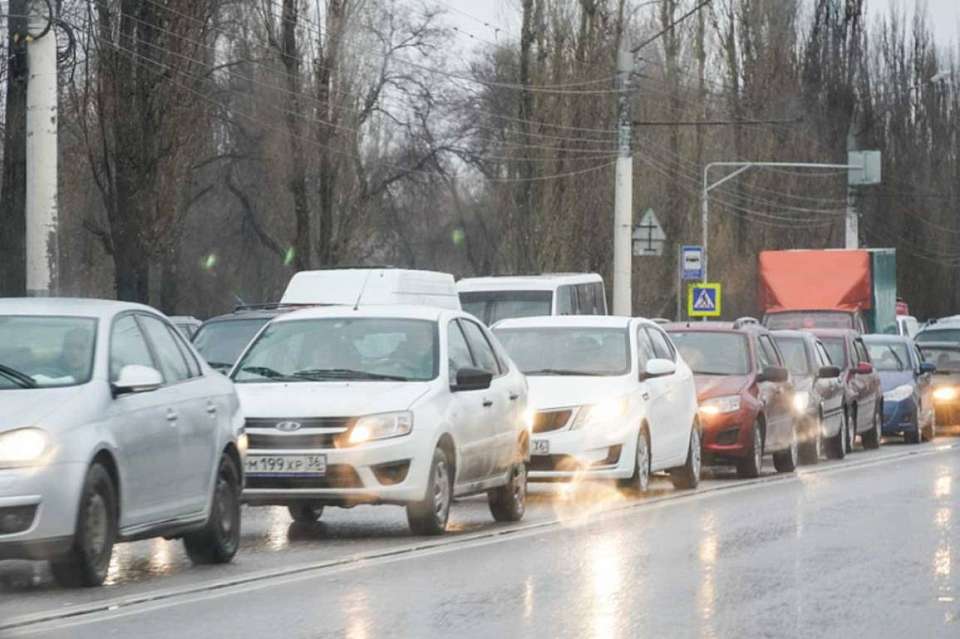 Пробка внезапно сковала движение субботним утром в Воронеже