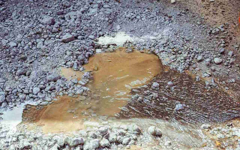 Без воды остались сотни домов на 16 улицах в Воронеже из-за аварии на водоводе