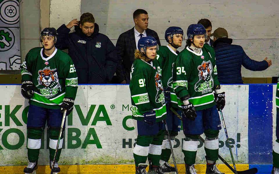 Фарм-клуб воронежского «Бурана» уступил на домашнем льду «Ермаку»