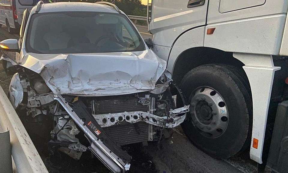 В массовом ДТП с грузовиками пострадали 2 человека на трассе М-4 «Дон» в Воронежской области