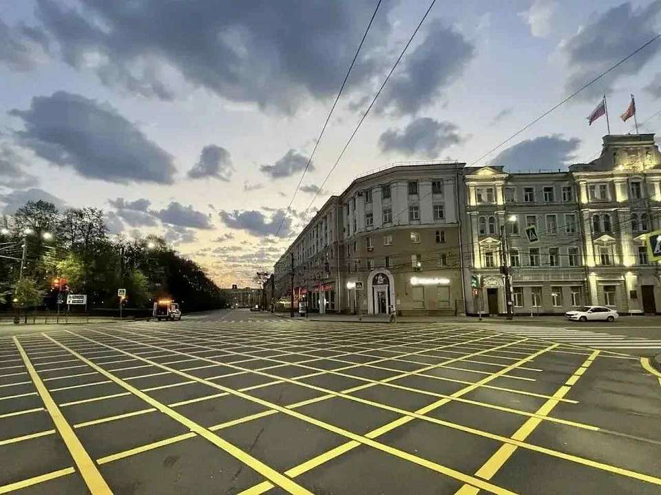 В Воронеже продолжается обновление дорожной разметки