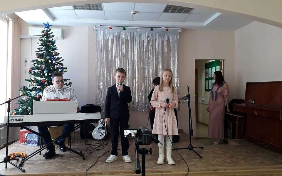 В Коминтерновском районе продолжаются новогодние праздники и концерты