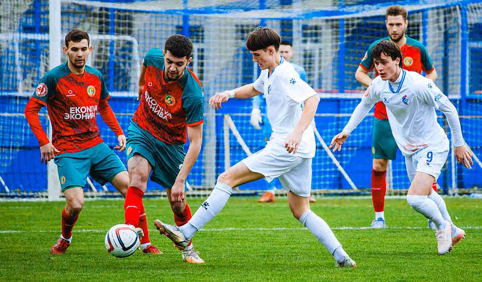 Крупные победы одержали футболисты из Лисок, Нововоронежа и Борисоглебска