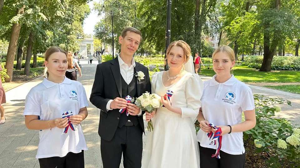 Акция «Российский триколор» прошла в Воронеже
