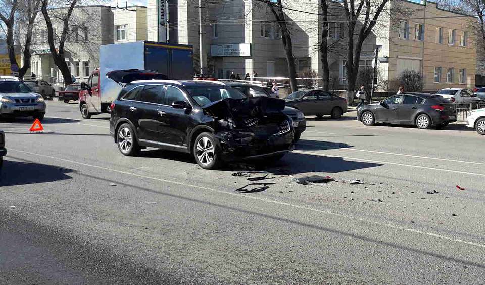 Порядка 20% ДТП в Воронеже оформляют бесплатные аварийные комиссары