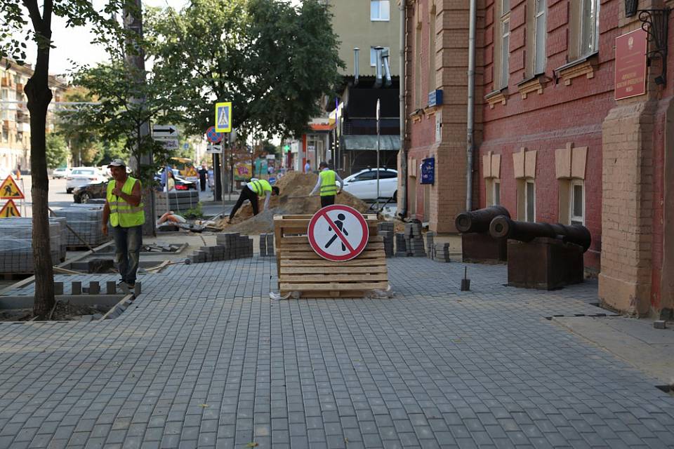 В мэрии Воронежа назвали адреса, где произведут ремонт и строительство тротуаров за 131 млн рублей