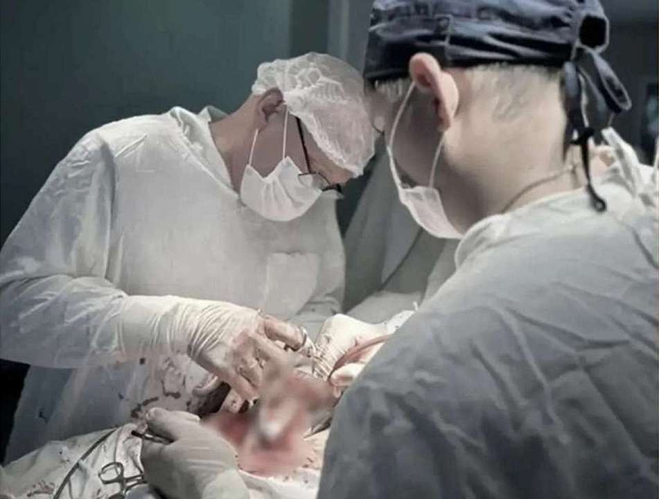 После падения с шестиметровой высоты в Воронеже врачи спасли мужчину