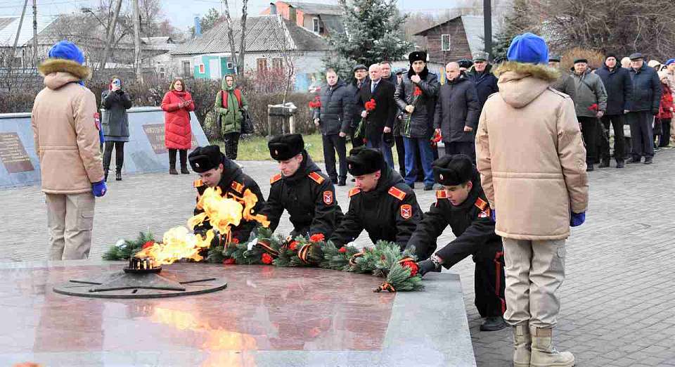Память героев, защищавших страну, почтили в Железнодорожном районе