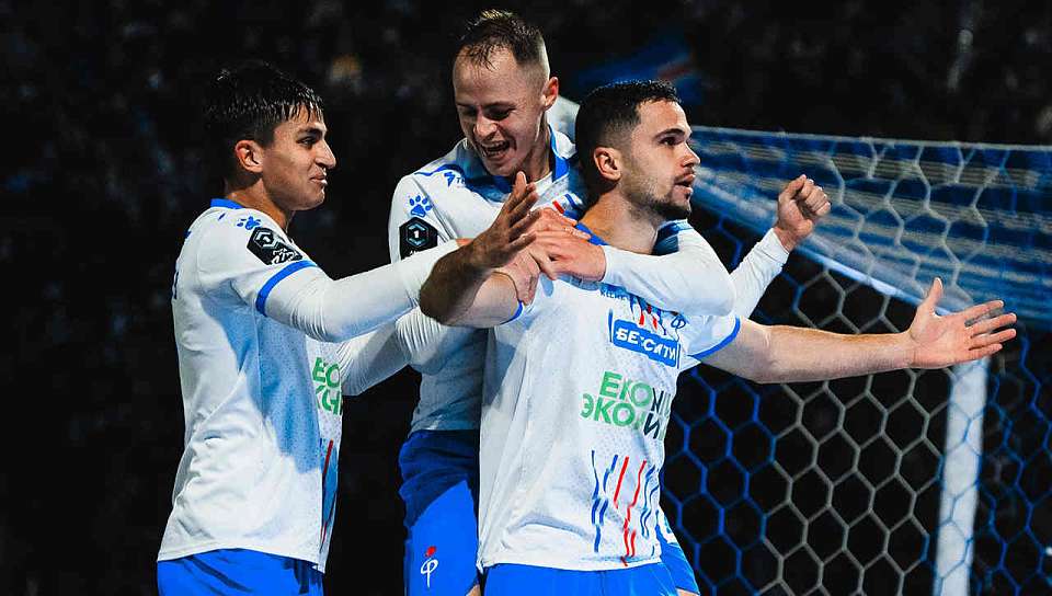 Уверенную победу в столице Башкортостана одержал воронежский «Факел»