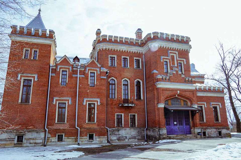 Стоимость ремонта дворца Ольденбургских под Воронежем выросла почти на полмиллиона