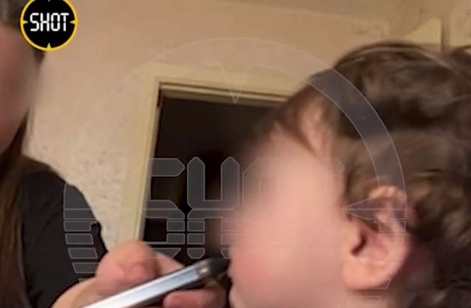 Приёмная сестра заставила курить вейп 1,5-годовалую девочку в Воронеже