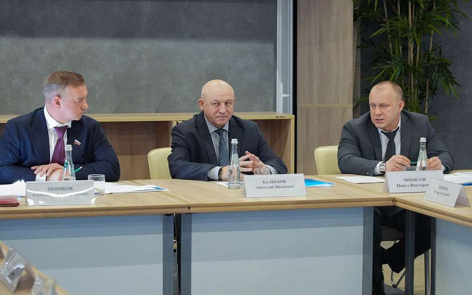 В очередной раз главой Бобровского района стал Анатолий Балбеков