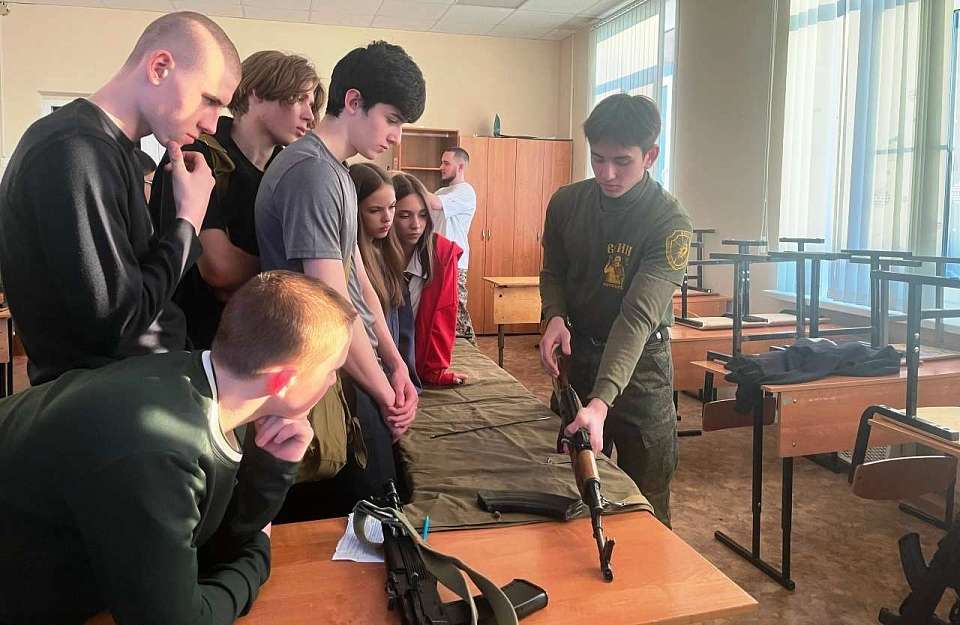 В Ленинском районе состоялась патриотическая школа актива