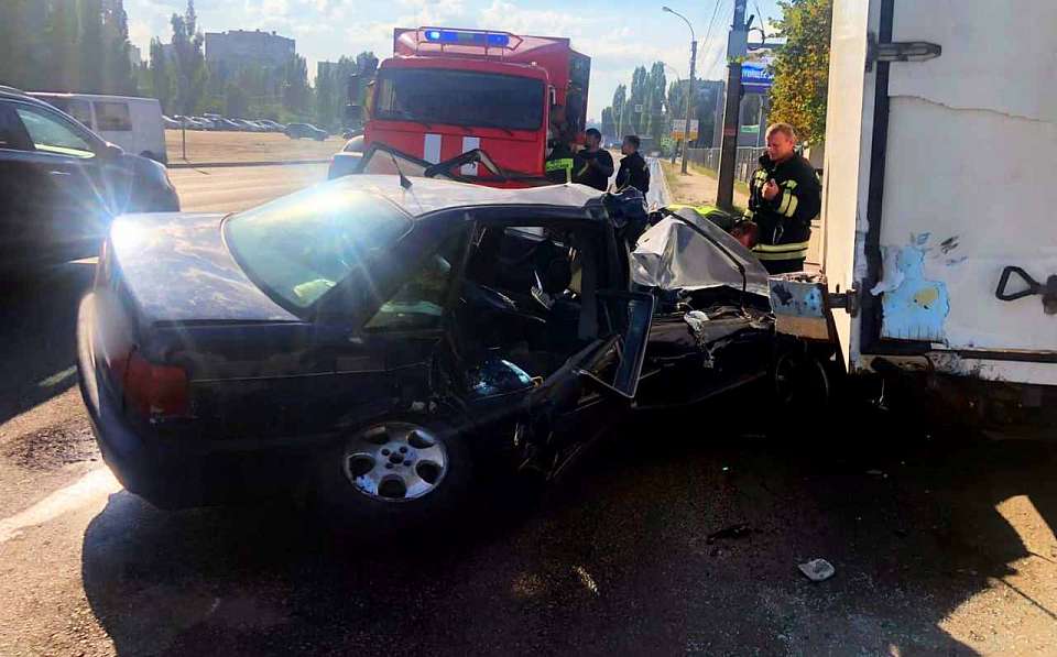 В аварии с тремя автомобилями в Воронеже пострадал 4-летний мальчик