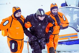 Воронежские спасатели рассказали, почему люди проваливаются под лёд, и стоит ли нырять в прорубь 