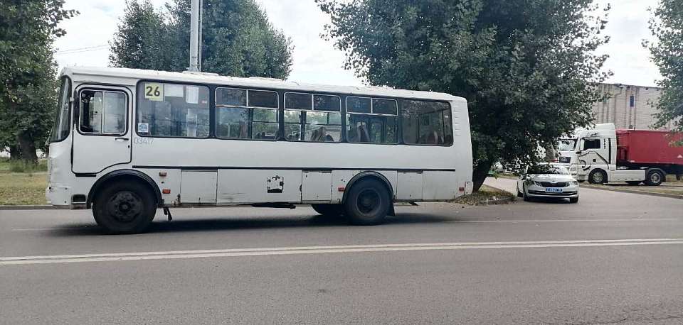 В Воронеже автобус наехал на 16-летнего велосипедиста
