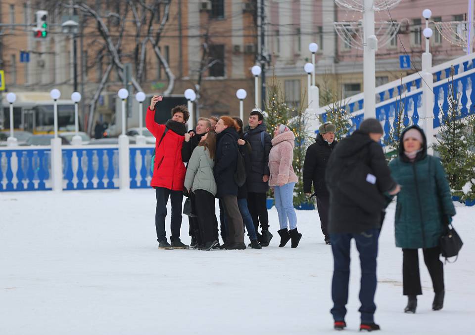 В Воронеже более 8 тыс. человек посетили новогоднюю площадь Ленина в день открытия
