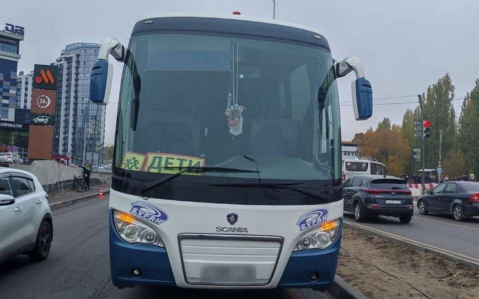 Велосипедист погиб под колесами автобуса в Воронеже