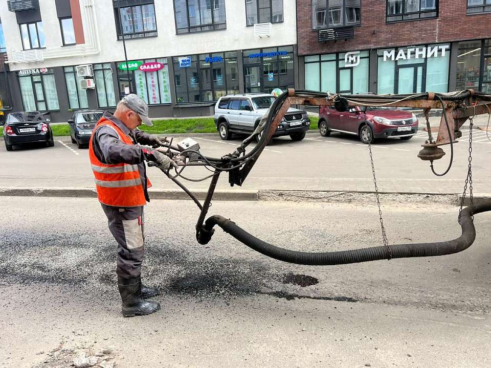 В Ленинском районе продолжается ремонт дорог