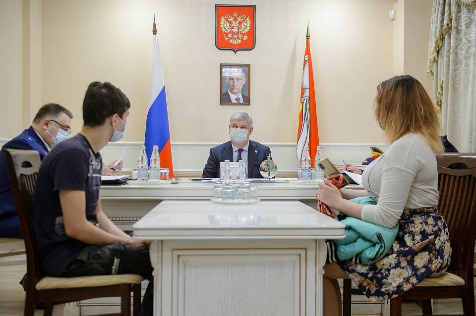 Воронежский губернатор считает важным человеческое отношение к обращениям граждан 