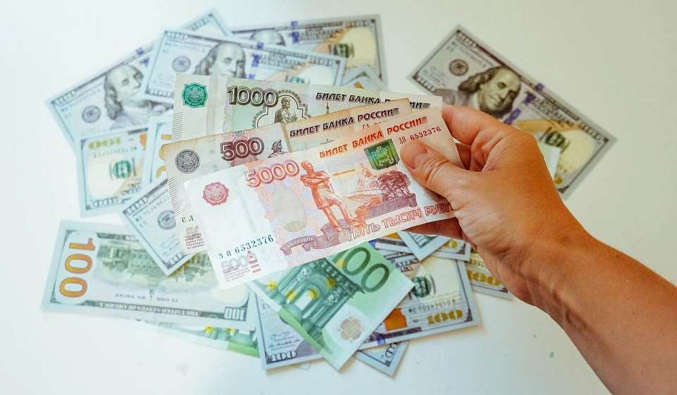 Незаконная банковская деятельность принесла 4 воронежцам 28 млн рублей и тюремный срок