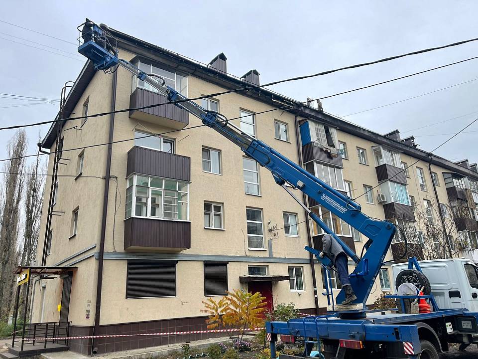 В Воронеже восстановили электроснабжение пострадавшего в пожаре дома на улице Небольсина